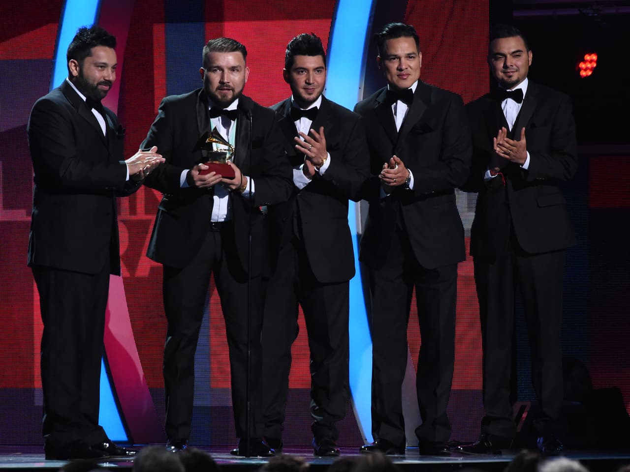 <b>23- Banda El Recodo:</b> Aceptando su premio 'Mejor Disco Banda' en la ceremonia de Latin GRAMMY 2016 en Las Vegas el 17 de noviembre.
