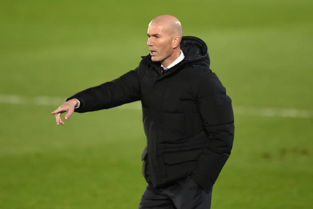 Aunque su carrera como entrenador es muy breve, el francés es envidiado por muchos ya que en sus dos pasos por el Real Madrid logró conseguir todo menos la Copa del Rey. Cabe recordar que con Zizou en el Banquillo el Madrid logró ganar tres Champions consecutivas.