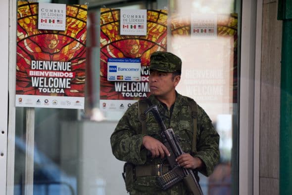 El recinto donde confluyen los poderes Legislativo y Judicial del Estado de México fue desalojado desde el pasado viernes y ocupado por elementos del Ejército mexicano.