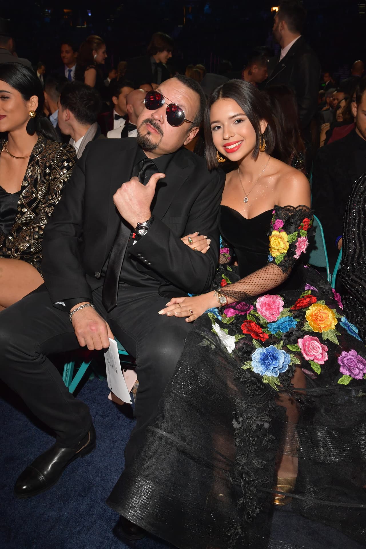 Basta recordar cómo reaccionó a su nominación hace unos meses: “Me siento feliz, emocionada, no me lo esperaba, la mañana que dieron la lista mi mamá me llamó a mi recámara, yo estaba dormida y creí que era para que ya me levantara para ir a la escuela, fui a su cuarto y ahí mis papás me dieron la noticia pues estaban siguiendo la transmisión en vivo en internet y
<b>de la emoción me puse a llorar”</b>, comentó Ángela en entrevista con
<a href="https://www.univision.com/temas/entretenimiento">Univision Entretenimiento.</a>