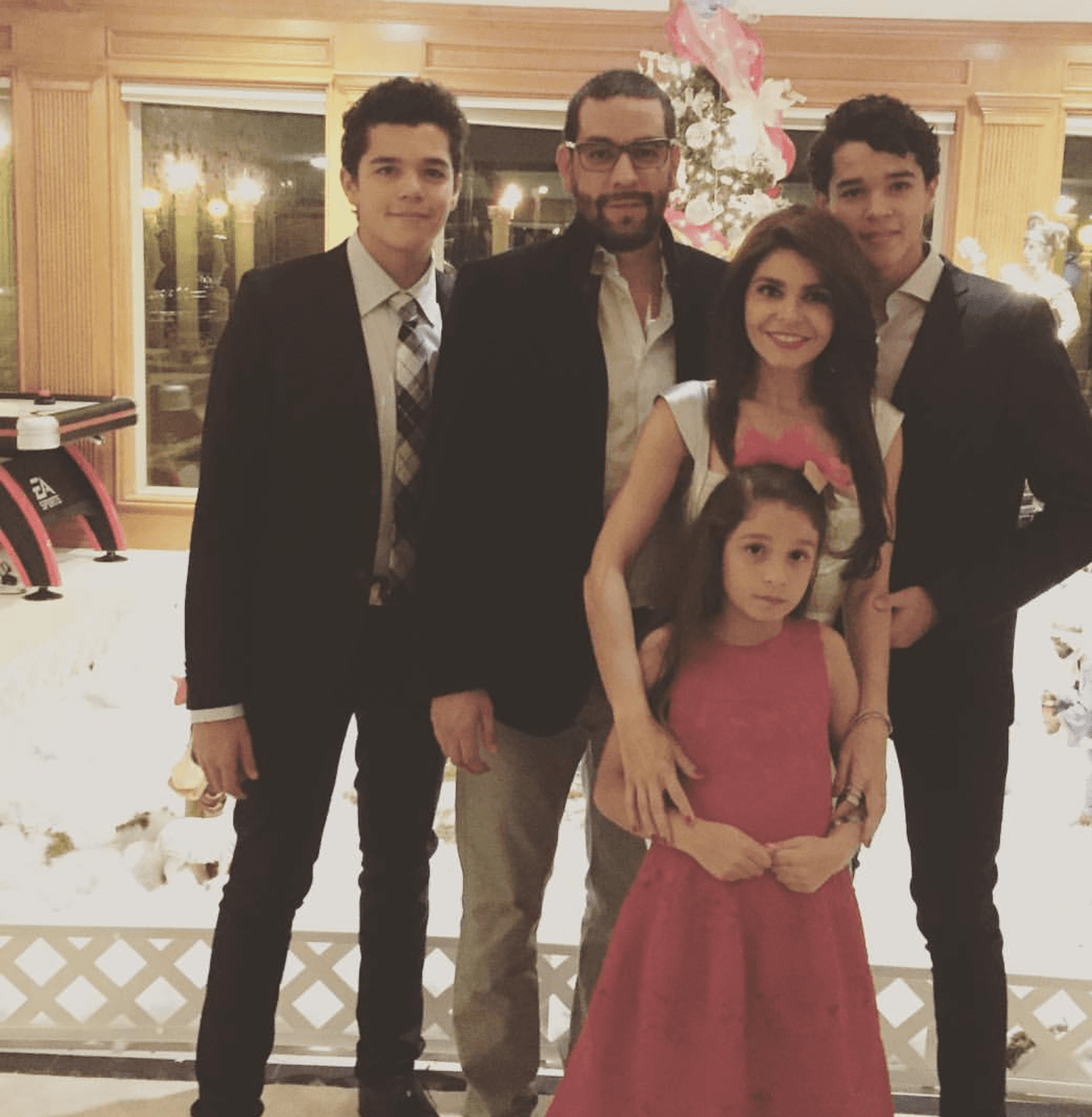 Atrás quedaron esos días donde todos posaban felices en familia. Ante los rumores sobre una posible separación, Itatí ha comentado: "Siempre me van a separar, aunque no somos perfectos y tenemos días buenos y malos".