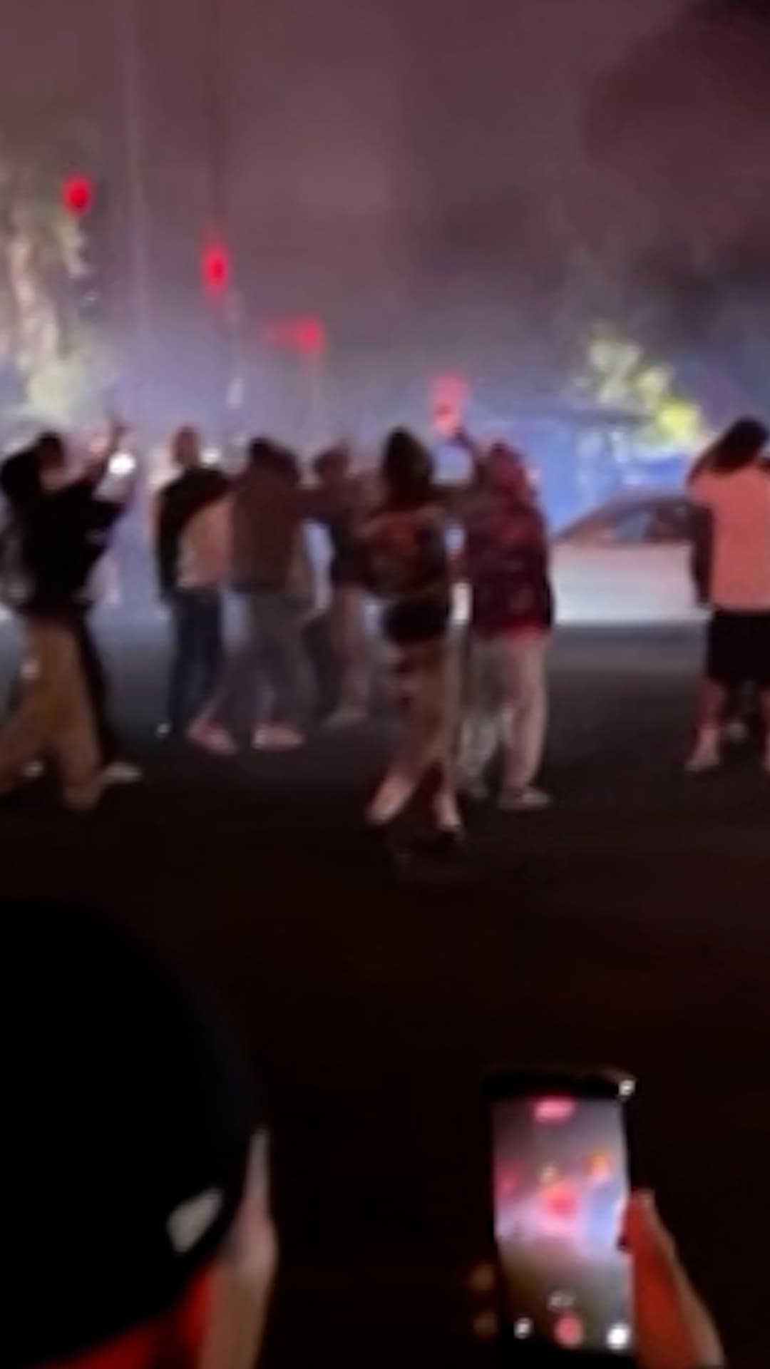 Caos en LA por toma de calles para carreras clandestinas