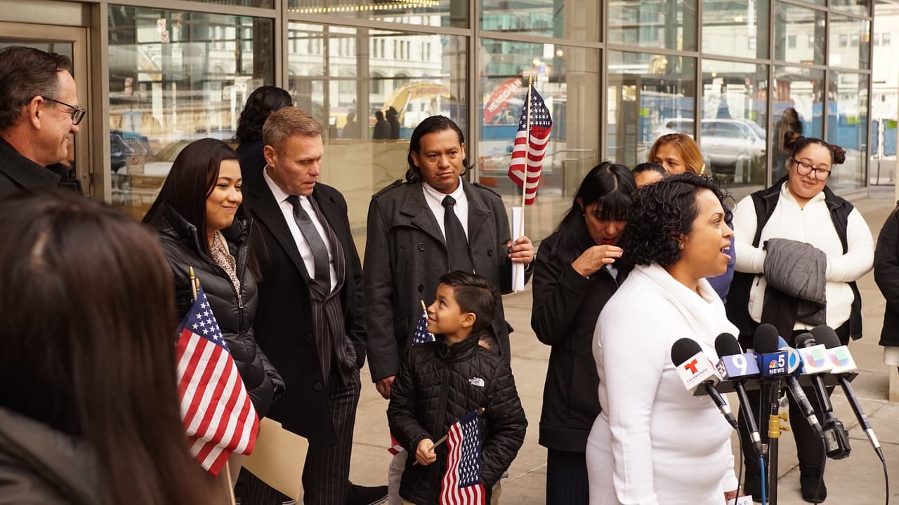 El pequeño Íker Velázquez llegó a corte alrededor del mediodía, momentos antes de que inicie la corte donde dará testimonio.