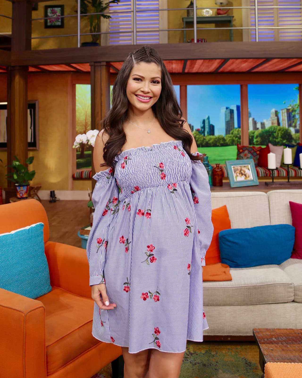 Aunque madrugar no ha sido tan fácil debido a su embarazo, ella tiene ante todo su mejor sonrisa.