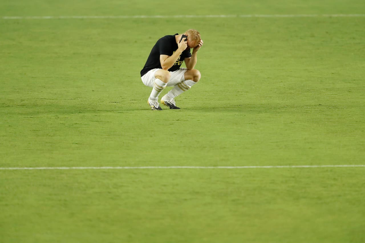 Los capitanes decidieron sumarse a las protestas a la que ya se habían unido en la NBA y MLB, en apoyo al a lo ocurrido con Jacob Blake, un afroestadounidense baleado en la espalda, por un policía en Wisconsin.