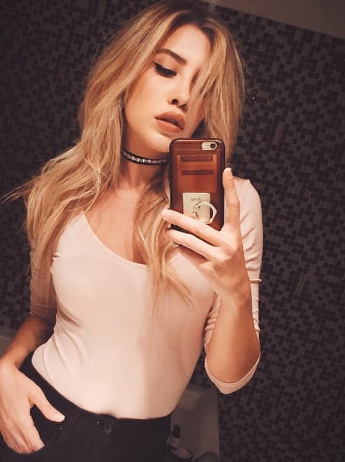 Pero siendo hija de 'Luismi' sería extraño que Michelle tuviera otro tipo de personalidad. Lo cierto es que ella es igual de rebelde que su padre.