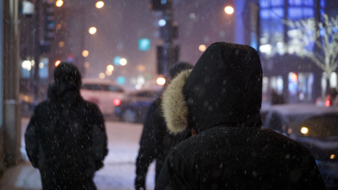 Chicago se cubre con acumulaciones de nieve