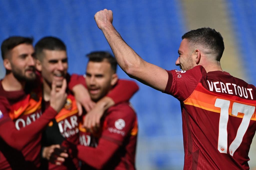 Roma golea al Udinese 3-0, donde el jugador francés Jordan Veretout hizo doblete, mientras Pedro, ya en el 93, hizo el tercer gol que le dio la superioridad a 'La Loba' y ayuda a subir posición en la Serie A