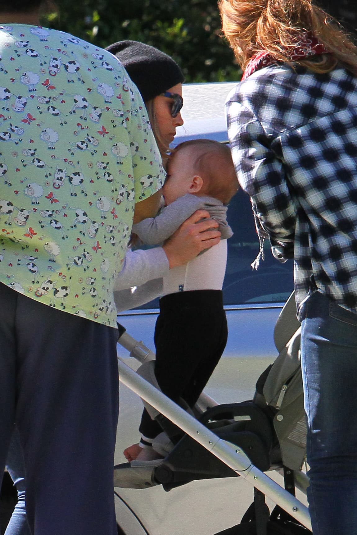 La diva estuvo acompañada por su asistente y una nana.