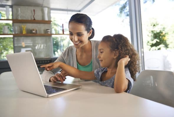 Limita el tiempo de tus hijos frente a la pantalla 