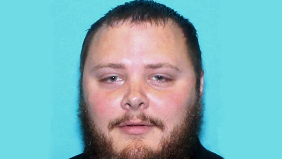 Devin Patrick Kelley, 26 años.
<br>5 de noviembre de 2017.
<br>Sutherland Springs, Texas.
<br>Víctimas: 26 muertos y 20 heridos.
<br>Murió.
<br>Móvil: Problemas de salud mental.