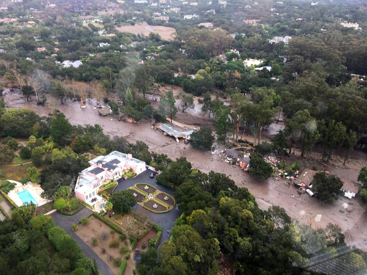 El lodo provocado por las fuertes lluvias que cayeron en la montaña sorprendieron a los habitantes de Montecito, al amanecer del 9 de enero de 2018.