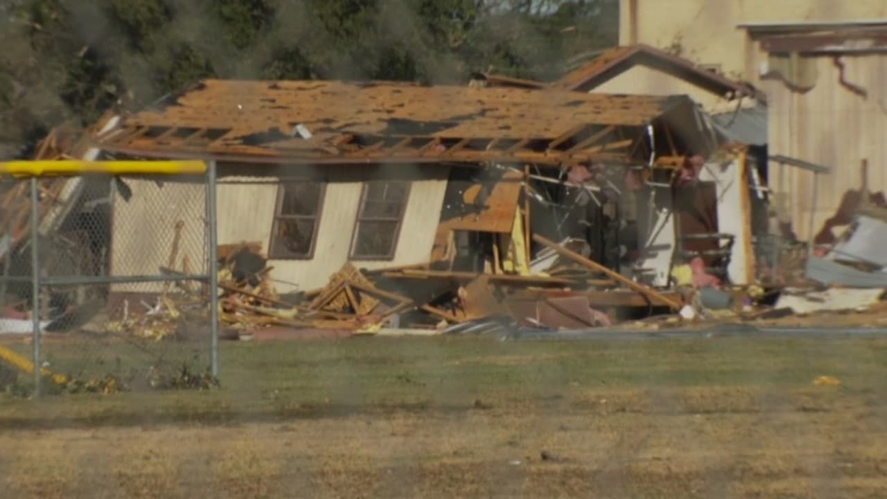El Distrito Escolar de Dallas presenta su plan de reacomodo para los estudiantes afectados por las tormentas 