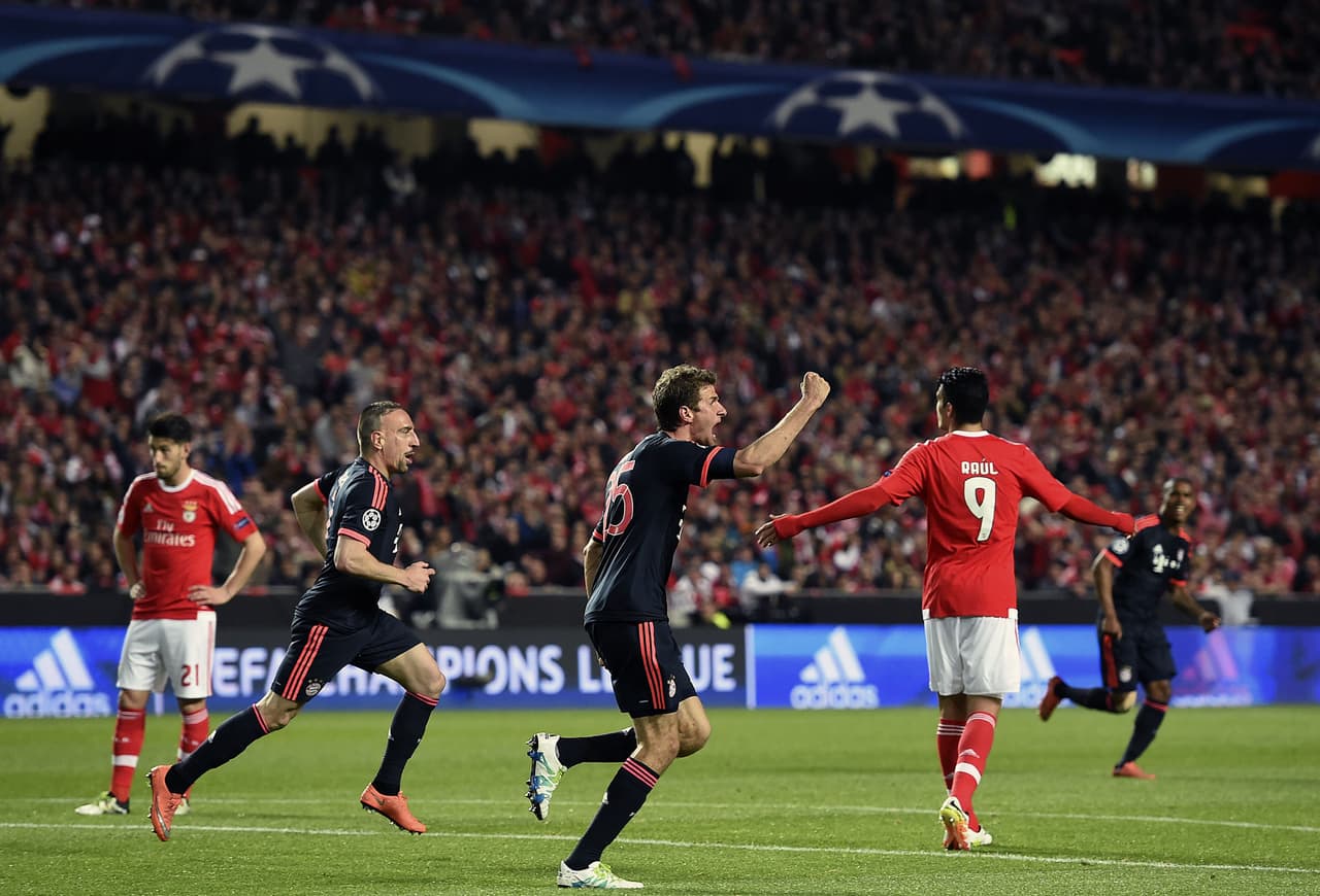 Thomas Müller anotó el segundo gol del Bayern en Portugal