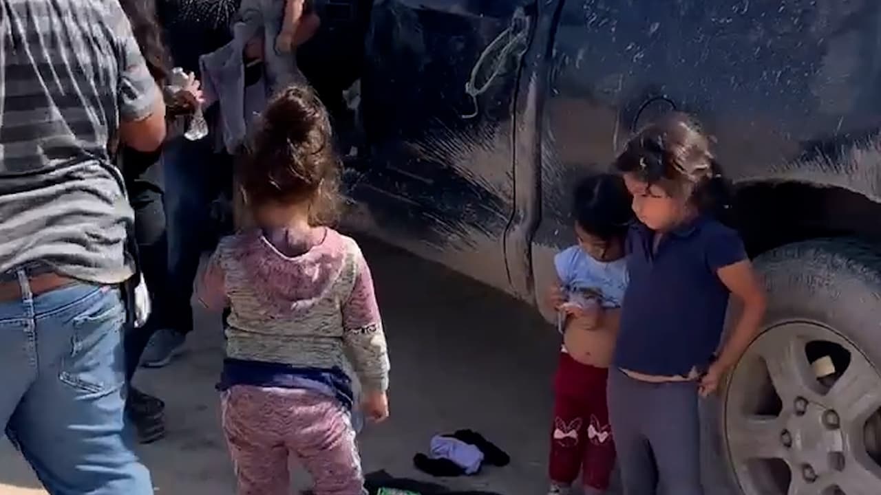 Las autoridades fronterizas se toparon con tres niñas hondureñas de 7, 3, 2 años y dos guatemaltecas, de 5 años y 11 meses.