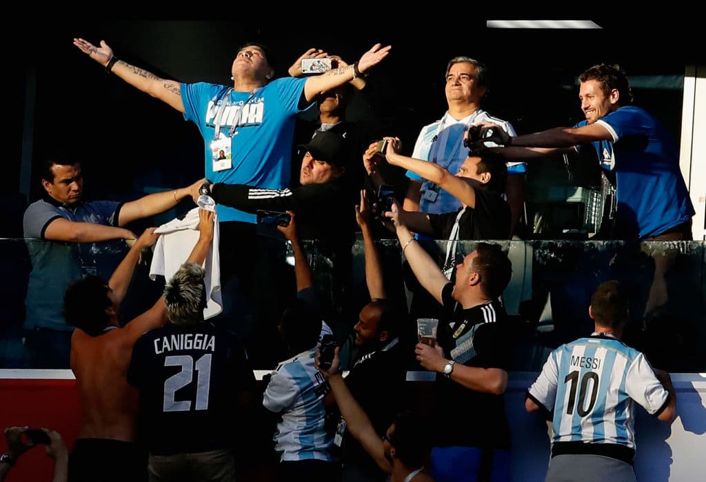 En el Mundial de Rusia 2018, sus actitudes en el partido de Argentina contra Nigeria desde la tribuna le dieron la vuelta al mundo. Su descontrol fue motivo para ser polémica en pleno evento.