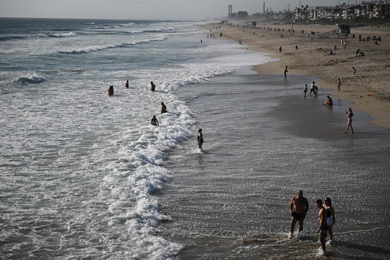 Nueve playas de Los Ángeles en las que entras sano y puedes salir enfermo