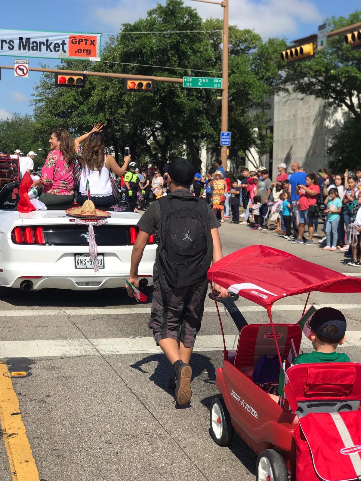 En el desfile se vieron carruajes para grandes pero también para chicos.