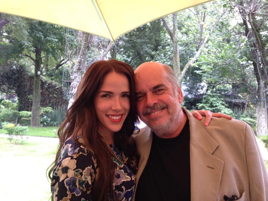 "Eso es lo que tendría que hacer (Cynthia) y demostrarlo, porque 
<b>el que acusa demuestra</b>, la verdad no sé de leyes, pero el que acusa demuestra. 
<b>Yo tengo la conciencia tranquila</b>, muy tranquila, todos los que me conocen saben cómo soy".
<br>