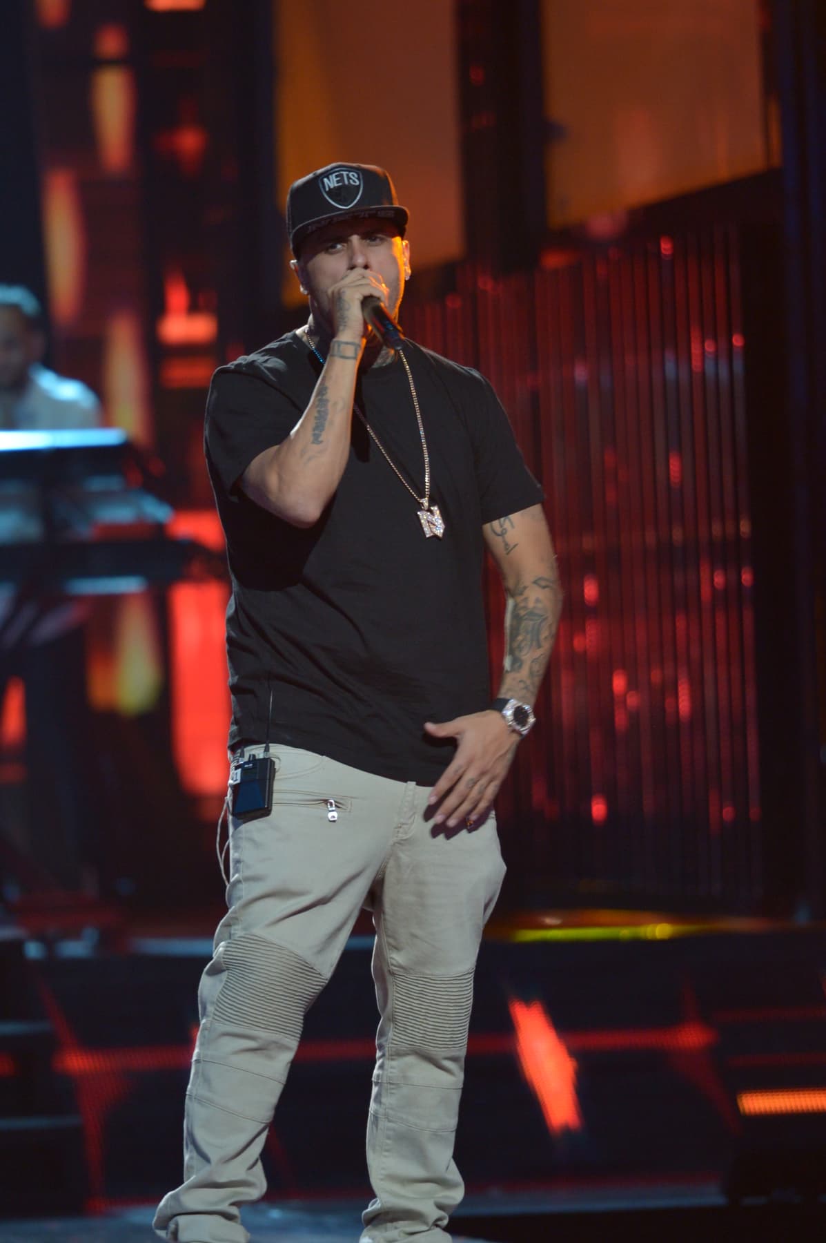 Su presentación hará que los nervios se alteren y todos se pongan a bailar.