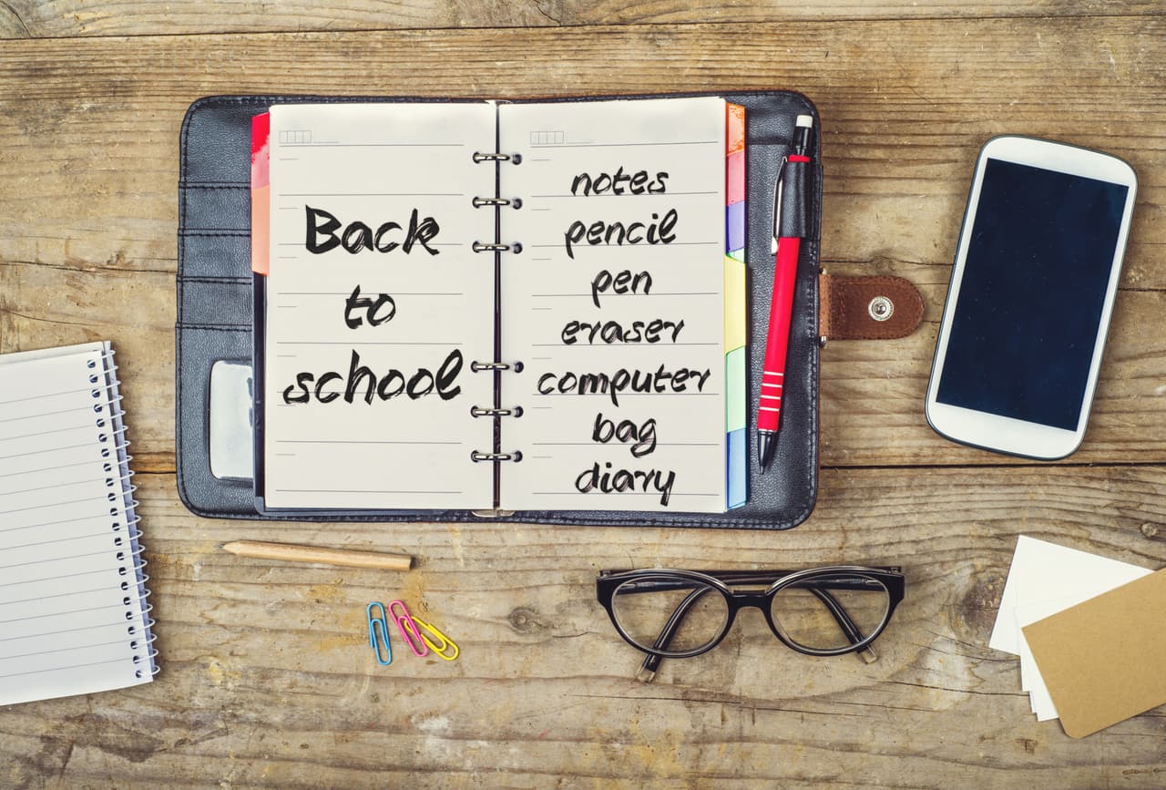 Las vacaciones están llegando a su fin, y para regresar con todo a la escuela, lo mejor será que además de prepararte, prepares tu smarthphone con estas apps súper útiles que te ayudaran a que seas el mejor de tu clase.