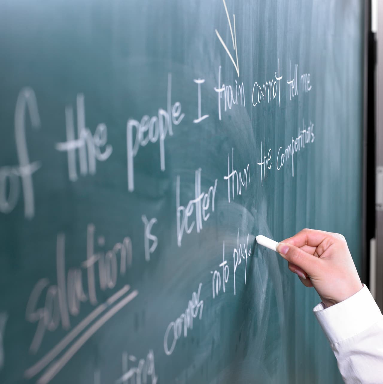 Aunque no ofrece cursos a profundidad, te permitirá aprender vocabulario, pronunciación y escritura de alguno de estos idiomas mediante pequeñas actividades.