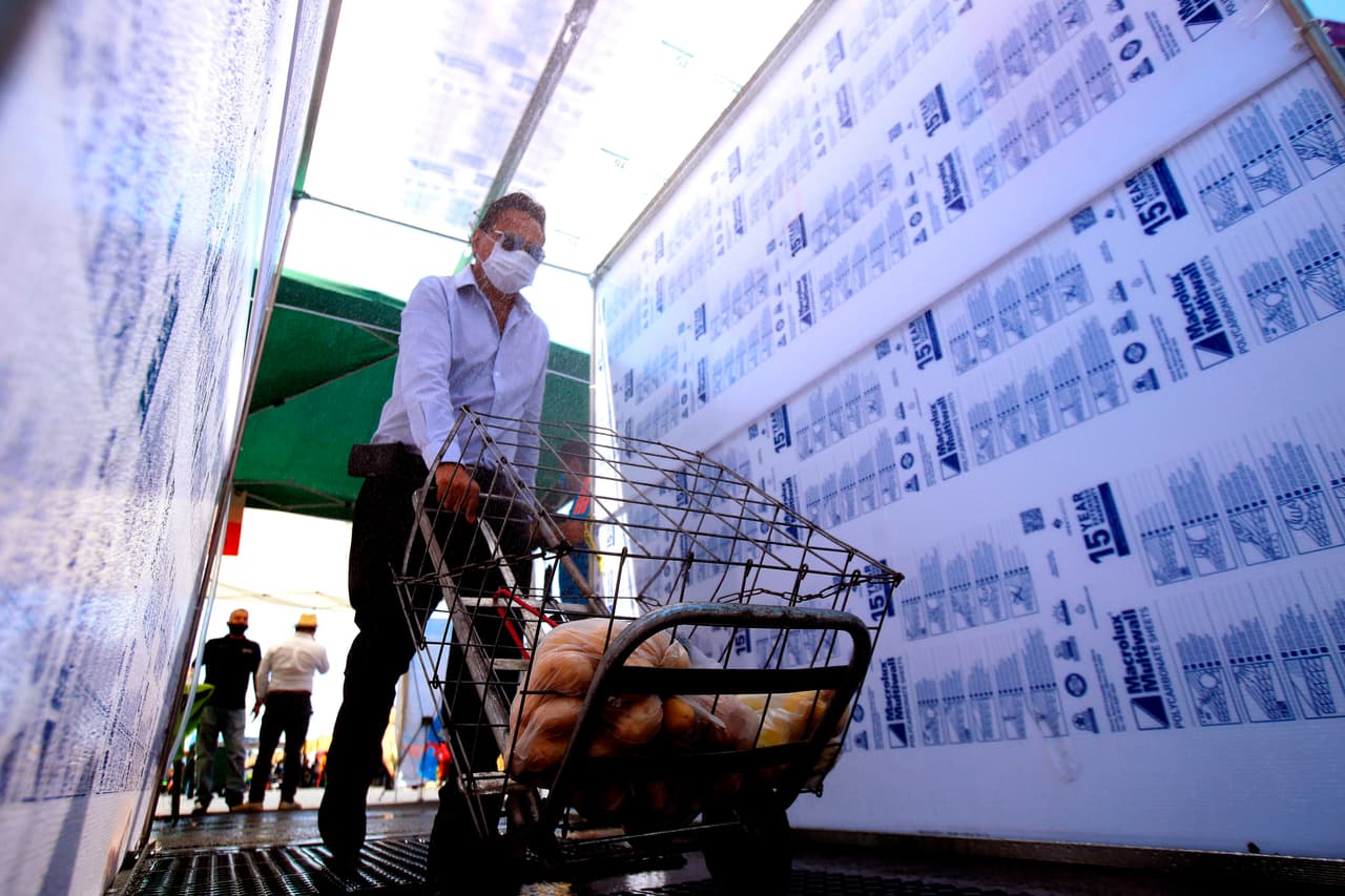 Algunas otras famosas también se solidarizaron con sus fans que les hicieron saber que muchos de ellos no pueden dejar de trabajar pese al llamado gubernamental. 
<br>