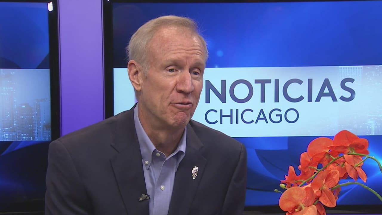 "Es muy importante respetar al país y a nuestra bandera": Gobernador Bruce Rauner
