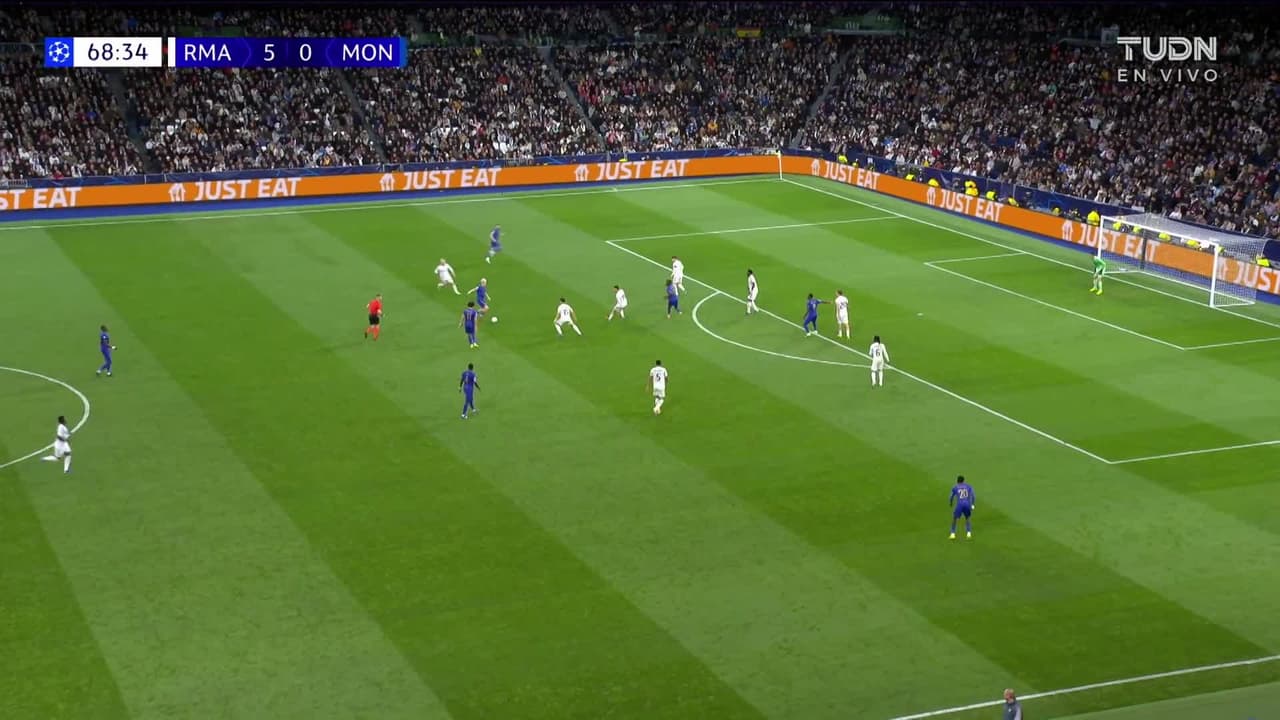 ¡TIRO ATAJADO! disparo por Maghnes Akliouche.