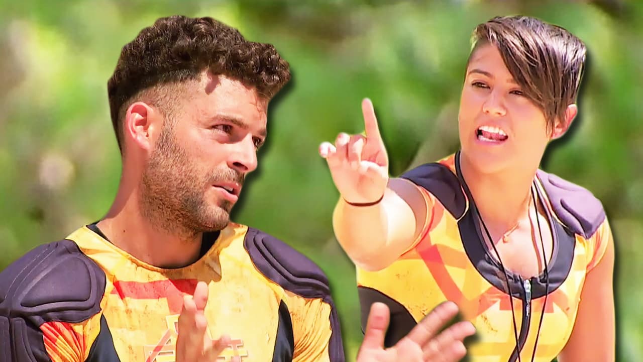 Este cambio de grupo causó una de las polémicas más fuertes en la segunda temporada, tuvo un enfrentamiento con Mónica, a quien con el tiempo aprendió a querer y respetar.