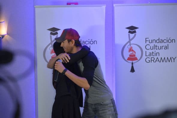 La Beca, presentada por la Fundación Cultural Latin GRAMMY®, consta de $200 mil dólares, que servirán a Itzel para cursar la carrera de música en Berklee College of Music, en Boston.