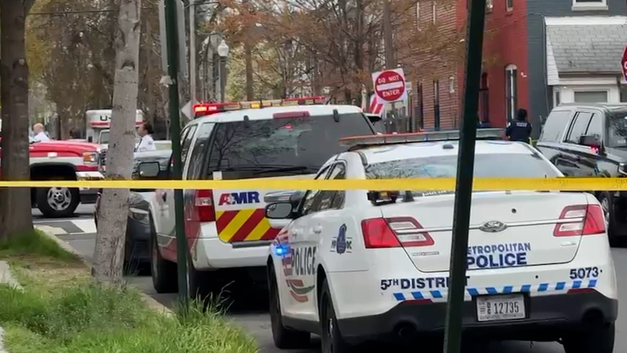 <b><i>Univision Washington DC</i></b> confirmó que 
<b>seis personas fueron atacadas al azar, mientras que el séptimo herido es el presunto atacante</b>.