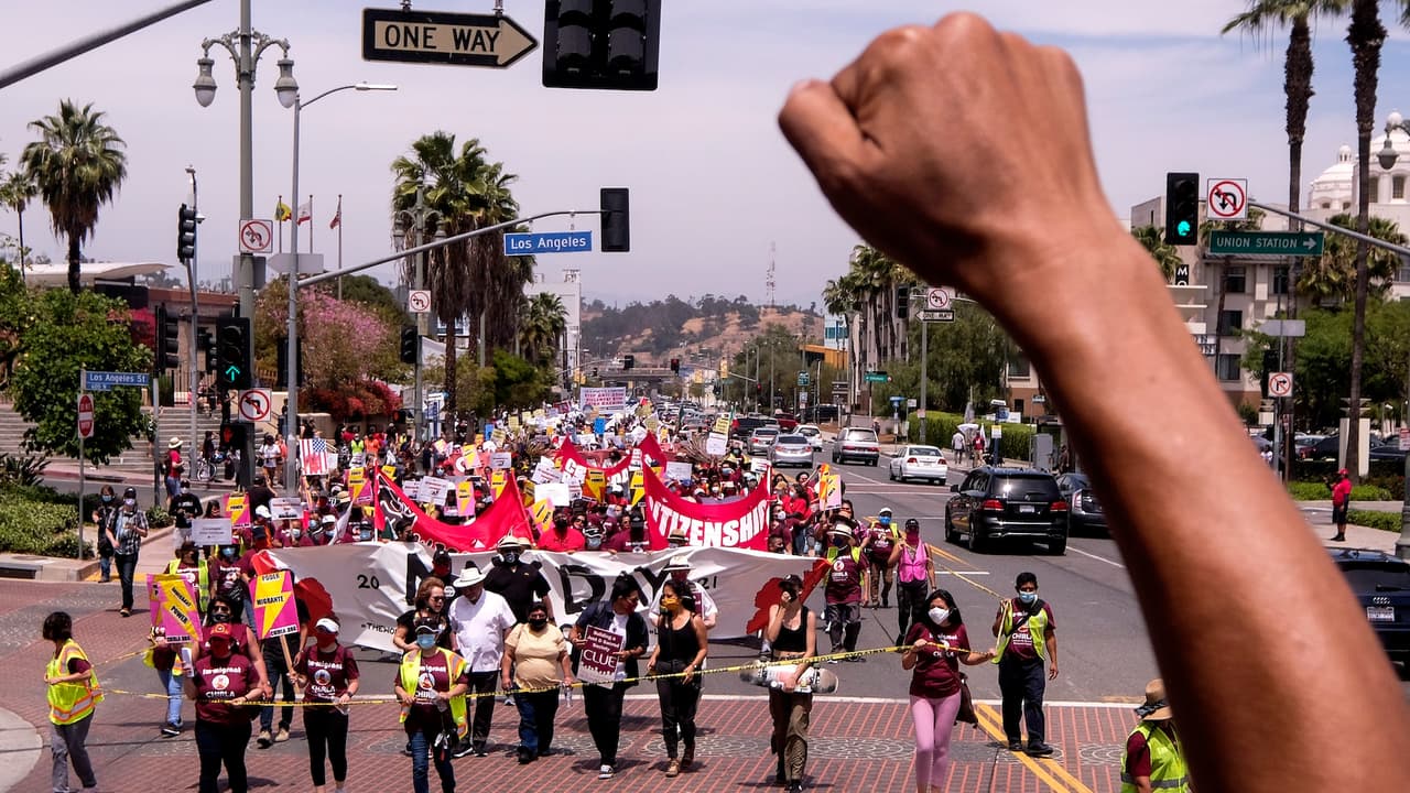 <b>“Nuestros estudiantes tienen miedo”,</b> dijo un maestro. “Ya hemos usado nuestra política de santuario en dos ocasiones para evitar que ICE se lleve a niños desde sus escuelas”.