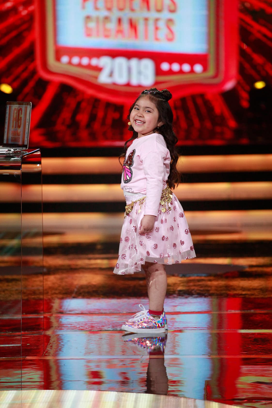 Apenas apareció en el programa y Victoria, la capitana del sexto escuadrón de Pequeños Gigantes, ya se postuló para ser la nueva nuera de Galilea Montijo.