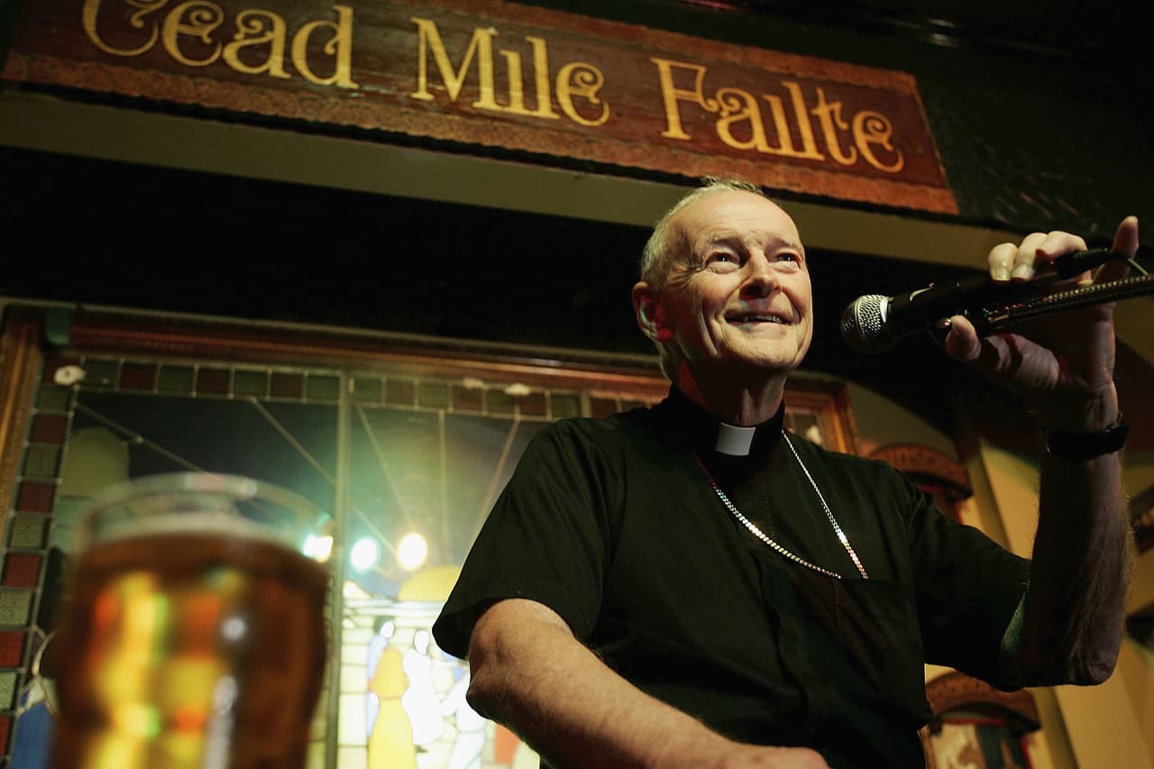 Dormir en la misma cama y acariciarle los hombros: eso pedía un obispo de Nueva Jersey a un seminarista