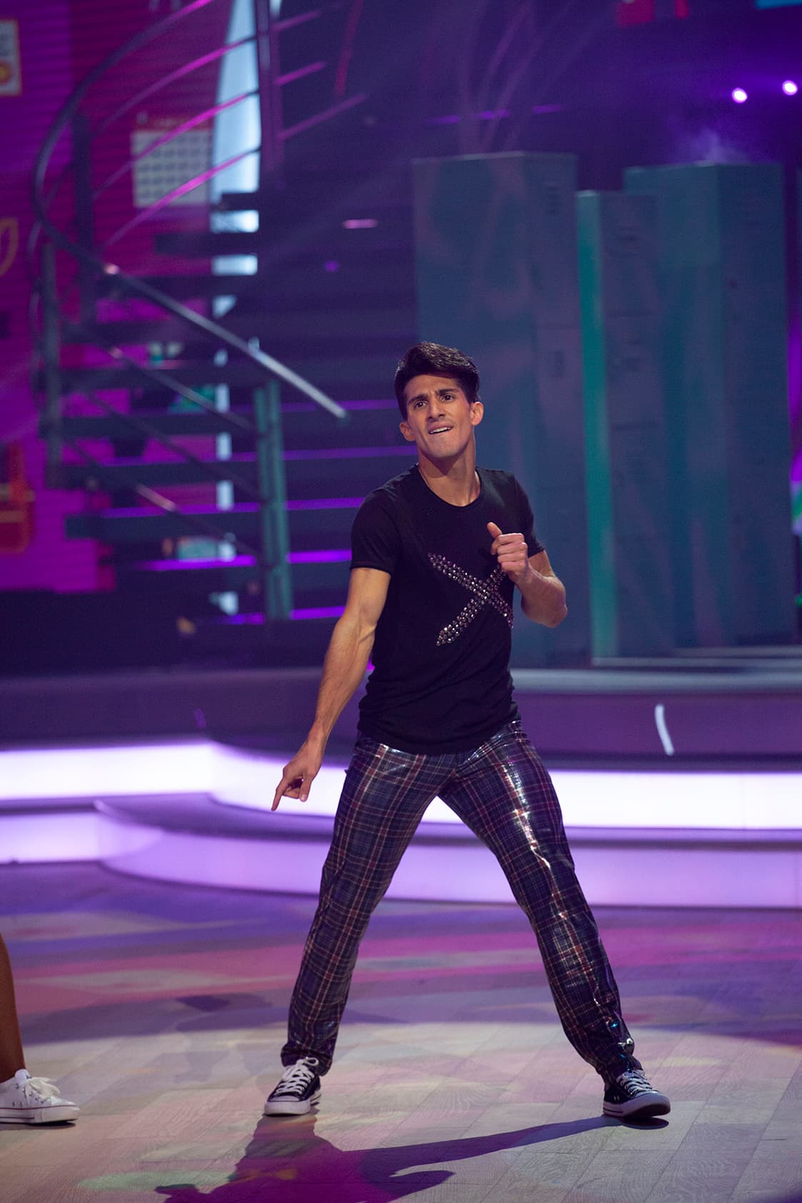 A pesar de todo el esfuerzo que puso en su tercer baile, 'Great Balls of Fire' de Jerry Lee Lewis, Rommel no se llevó los mejores comentarios de parte de los jueces, quienes le pidieron verlo bailar como hombre, no como un niño encantador.
<br>