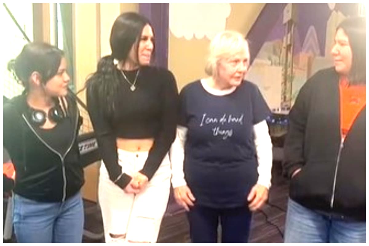 Ella misma se califica como una "estudiante poco tradicional", pero tiene un objetivo en mente y es obtener su licenciatura en escritura creativa.