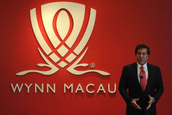 STEVE WYNN Y ANDREA HISSOM- El multimillonario de los casinos Steve Wynne tampoco se quedó atrás en gastos al momento de contraer matrimonio con la británica Andrea Hissom en abril de 2011. Esta boda tuvo un costo de poco más de $1 millón.