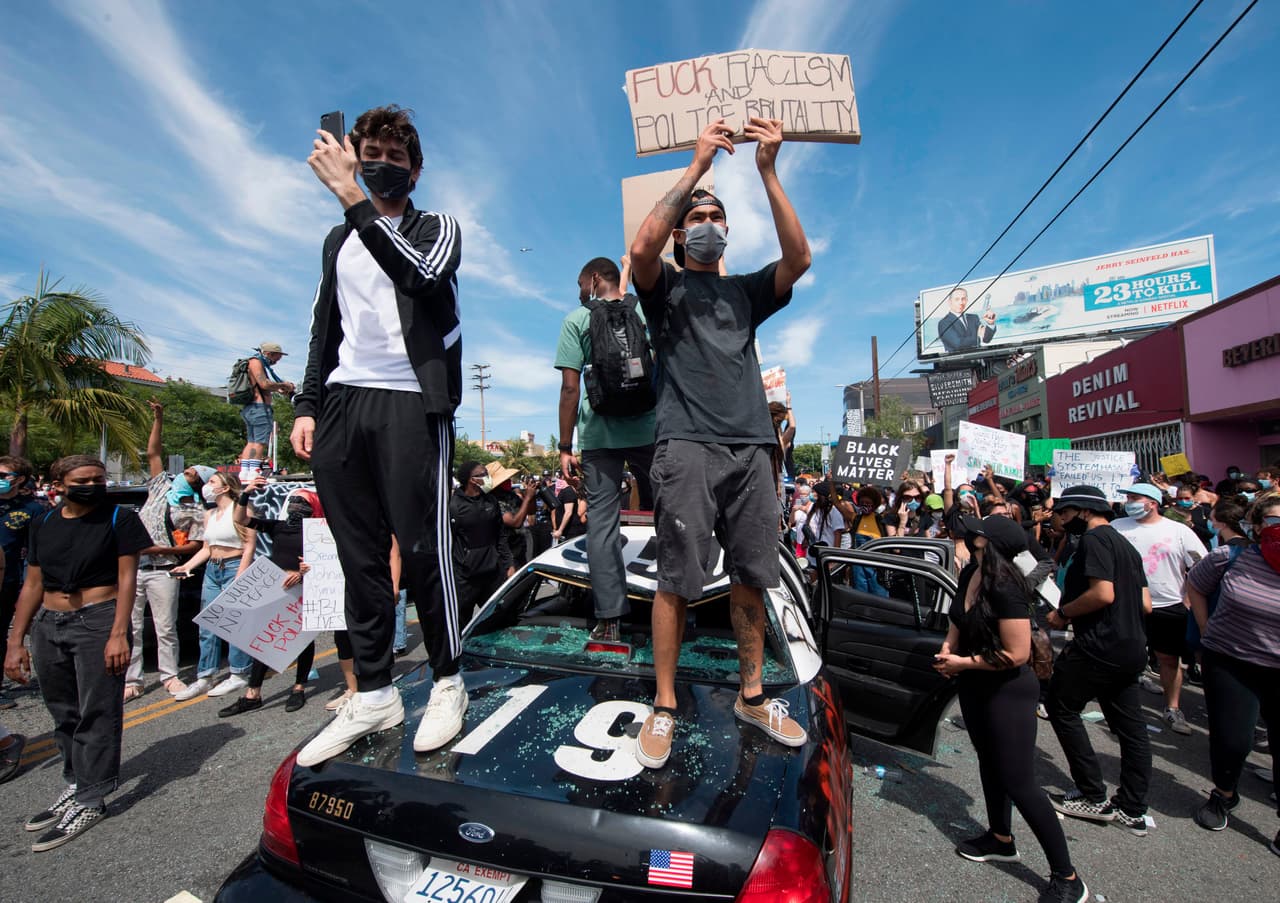Incendios y saqueos en Los Ángeles y otras ciudades de California en las protestas por la muerte de George Floyd