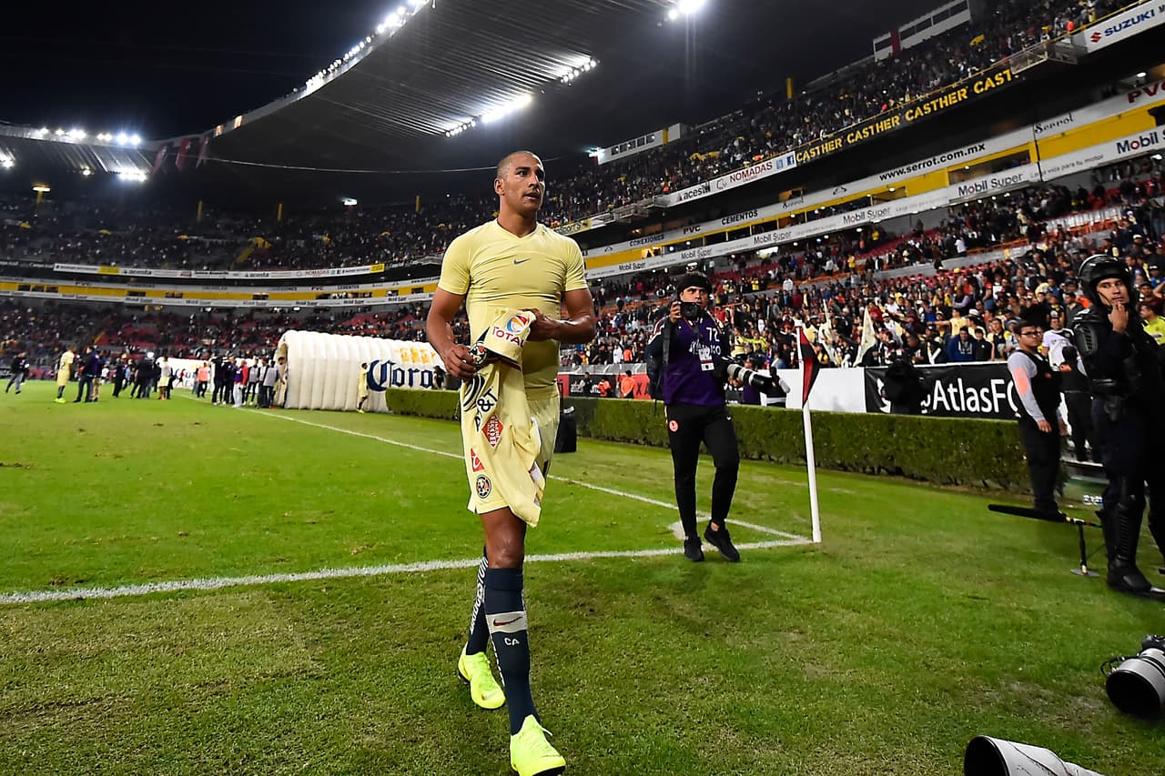 Cecilio Domínguez tiene un pie fuera del América