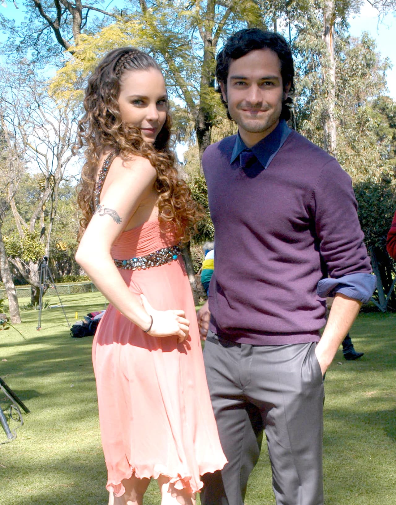 Con '
<b>Camaleones</b>' se comprobó que las novelas juveniles ya no eran del gusto del público, pues aunque duró más de medio año, la historia no convenció. 
<b><a href="http://www.univision.com/personas-belinda-peregrin-schull-e">Belinda</a></b> y 
<b><a href="http://www.univision.com/temas/alfonso-herrera">Alfonso Herrera</a></b> parecían ser los protagonistas perfectos, pero la química entre ellos no despertaba curiosidad en sus fans.