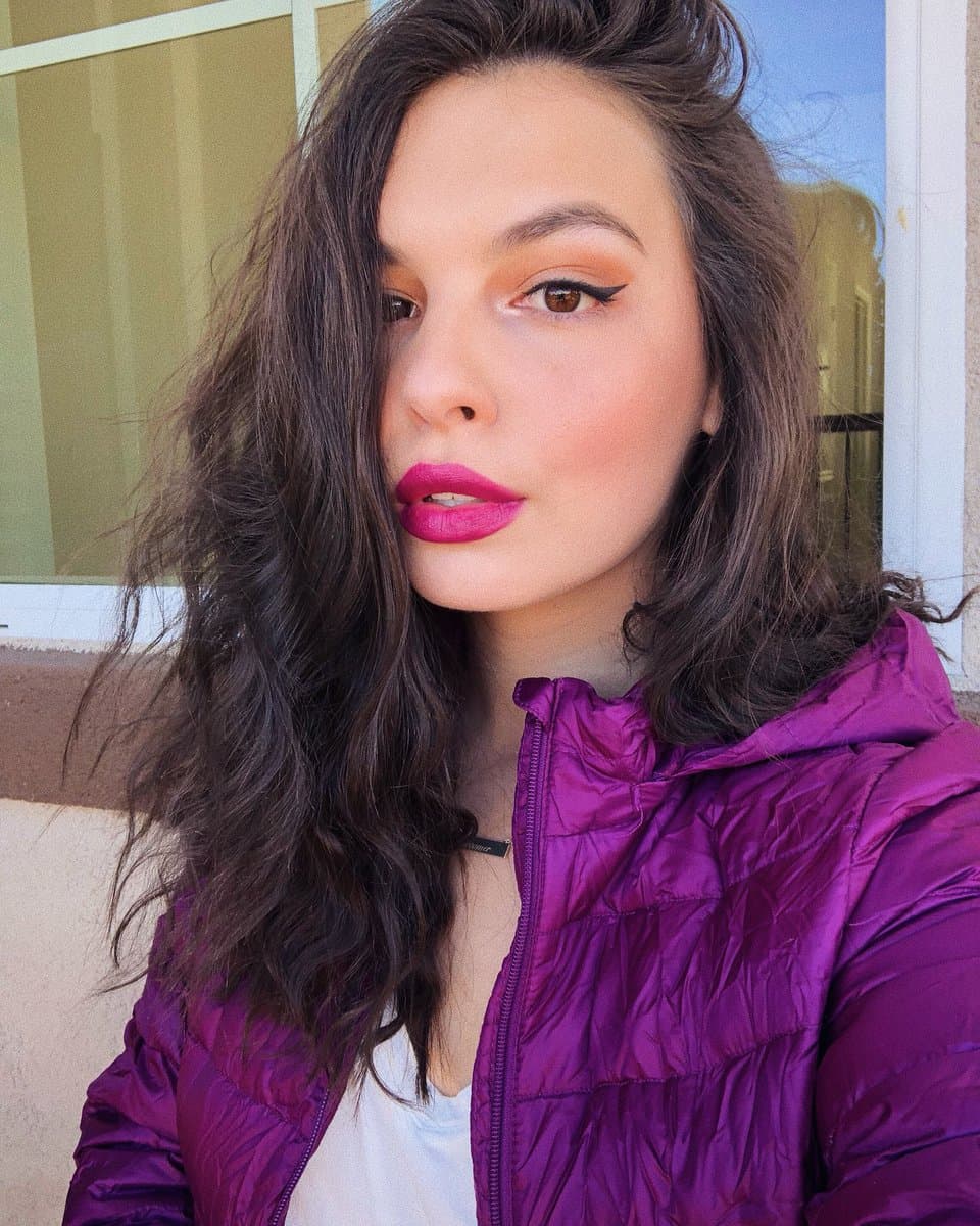 La actriz
<b>Isabella Gomez</b> subió esta foto a su cuenta de Twitter y escribió: "He tenido el extraordinario privilegio de conectar y representar a la comunidad LGBTQ+ y puedo decir con confianza que no hay otro grupo de personas que acepte, se preocupe y merezcan ser amadas. Hoy y todos los días estoy con ustedes y en contra el acoso. #SpiritDay".