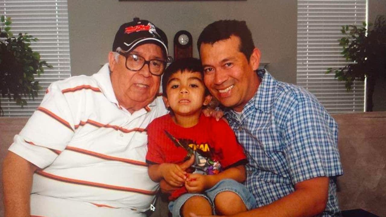 <b>Sergio García: </b>Camarógrafo
<br>"El nombre de mi padre es Sergio García Treviño. Mi amigo, mi maestro, mi héroe. Solía decirme que yo era su esperanza. 'A mi no me debes nada, un cobrador vendrá a tu vida... Tus hijos'. Descanse en paz mi amado padre".