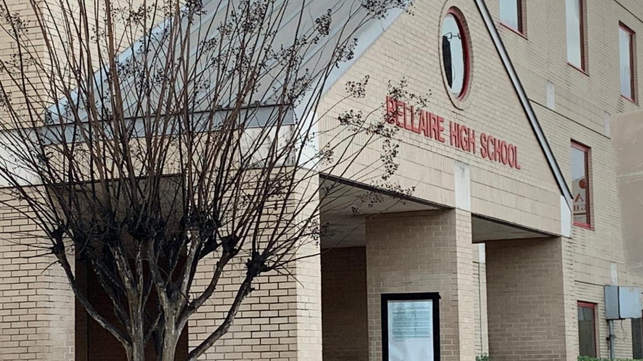 Al mismo tiempo se informó que se contará con ayuda de consejeros para manejar la crisis.