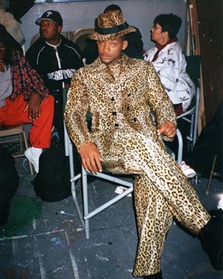 <b>13. TBT.</b> Un jueves del recuerdo compartió esta foto en la que usó este extravagante traje. Para "minimizar" el shock que provocó en sus fans, bromeó: "¡Ningún animal fue lastimado al vestirme con este traje!".