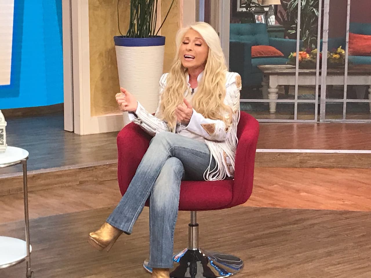 El tema de la familia también salió a la luz, Yuri lloró al recordar cómo su madre y su hija han forjado su carrera artística y su vida personal.