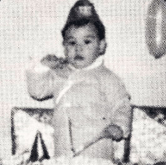 "Feliz cumpleaños a mí": con esta tierna foto Johnny Lozada celebra su llegada al quinto piso.