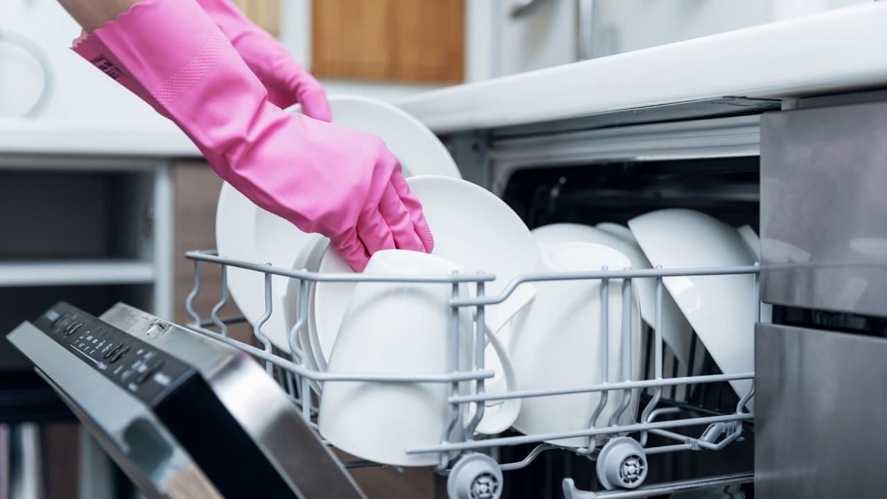 Usa lavavajillas y lavadoras únicamente con cargas completas.
<br>