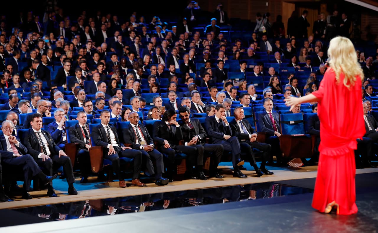 La cantante Larisa Dolina fue la encargada de realizar la presentación de cierre de la ceremonia.