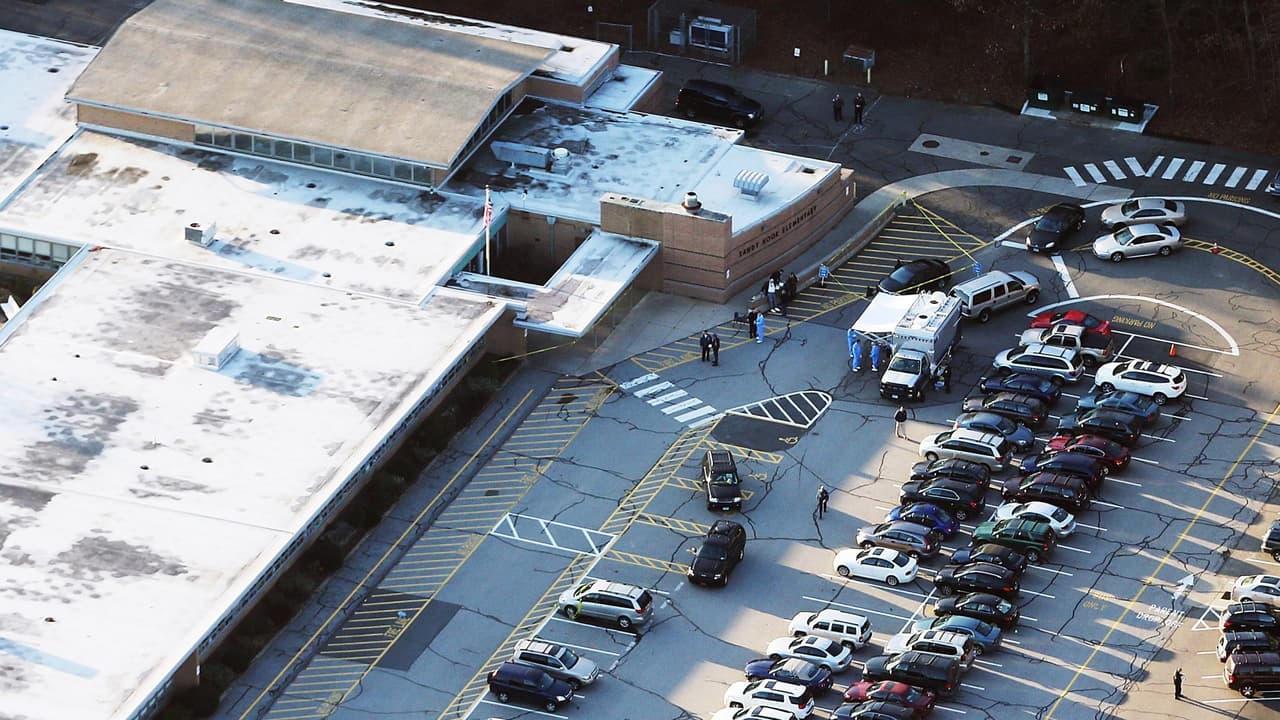 Corte Suprema de EEUU autoriza demanda contra fabricante del arma utilizada en la masacre en la escuela Sandy Hook